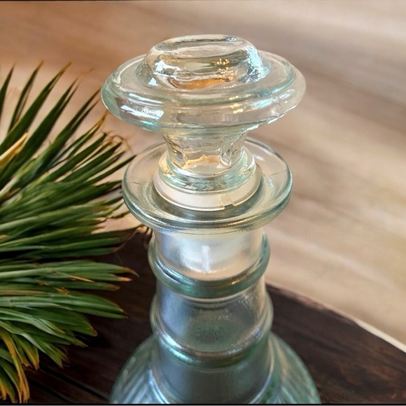 VINTAGE Glass Wine/Liquor Decanter with Stopper - Round Base - Picture 4 of 10